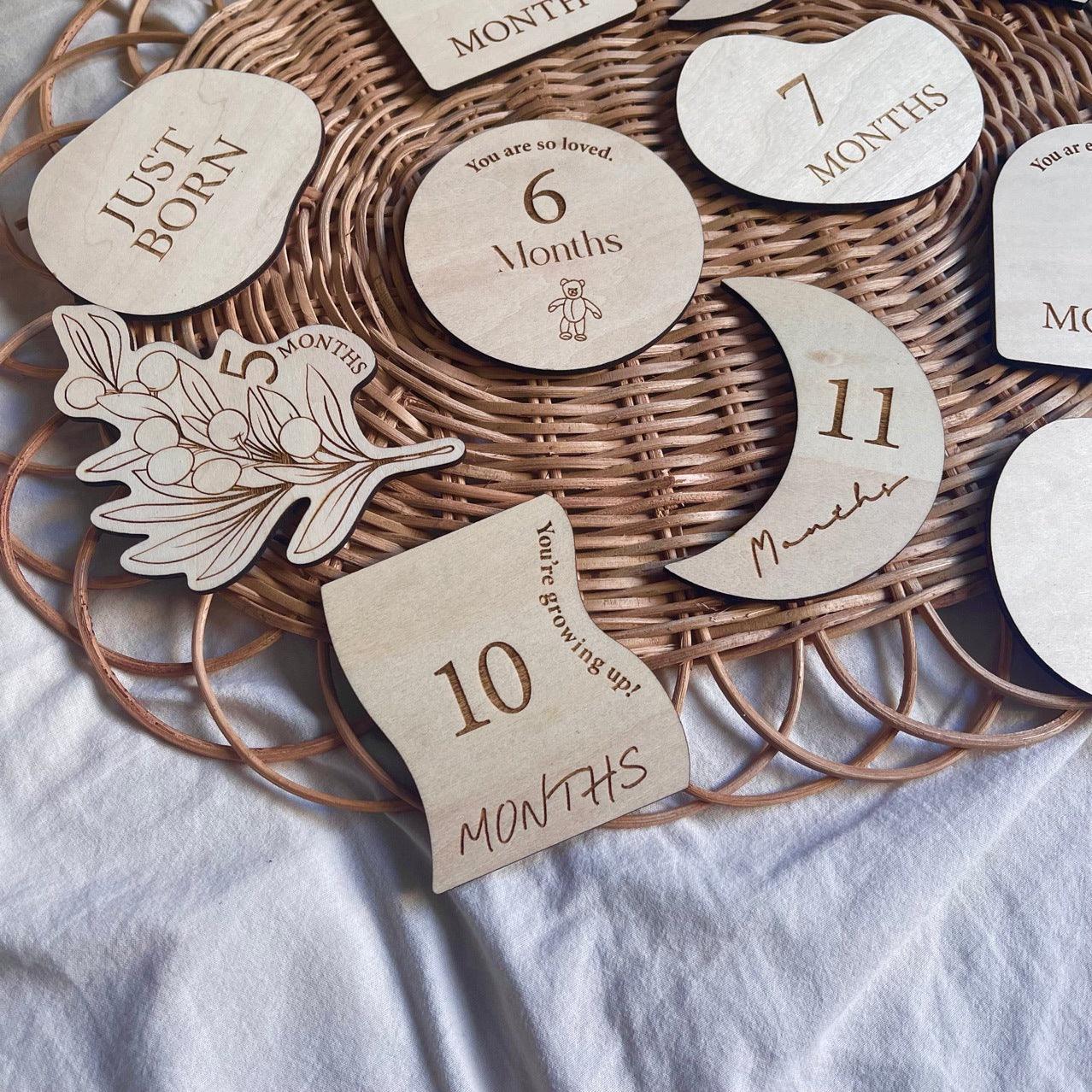 【現貨】嬰兒成長紀錄 花朵月亮月份椴木套裝 (1套13片)