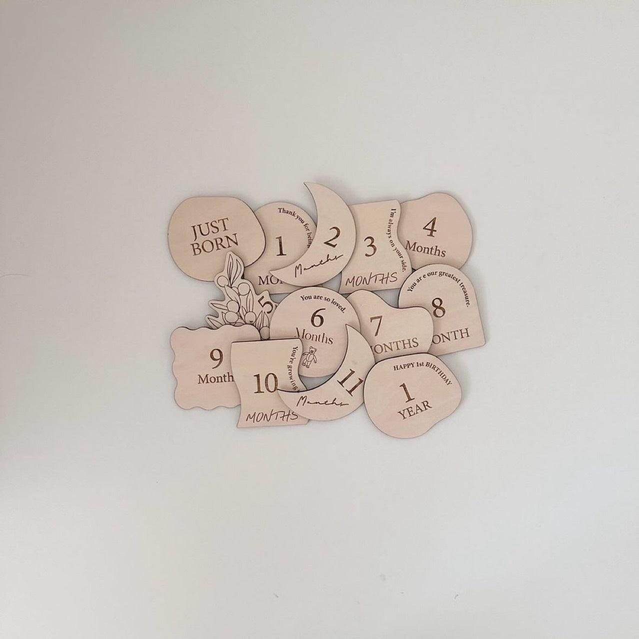 【現貨】嬰兒成長紀錄 花朵月亮月份椴木套裝 (1套13片)