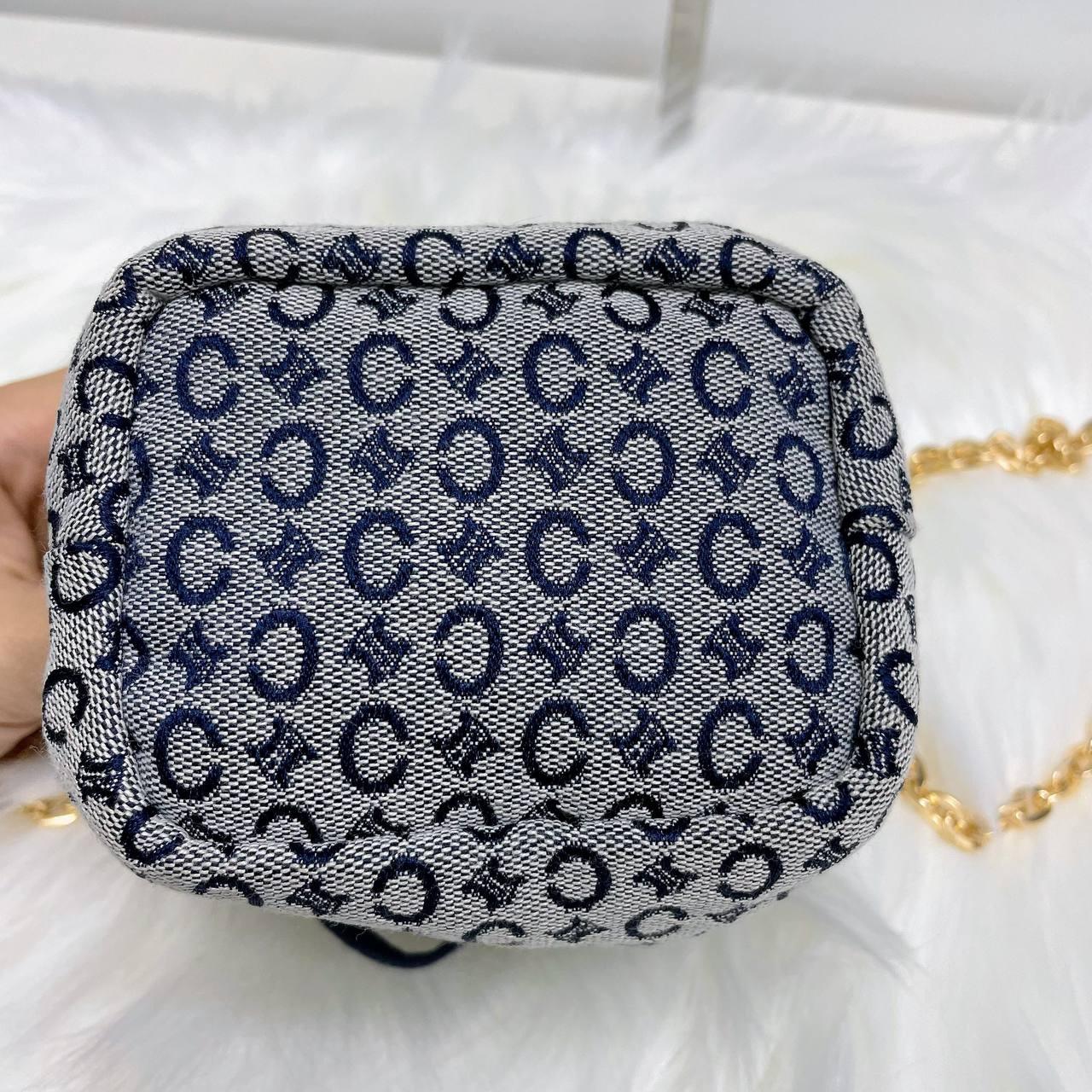 【 In - Stock 】Celine C Macadam Blason 海軍藍帆布抽繩迷你包 - Cnjpkitchen ❤️ 🇯🇵日本廚具 家居生活雜貨店