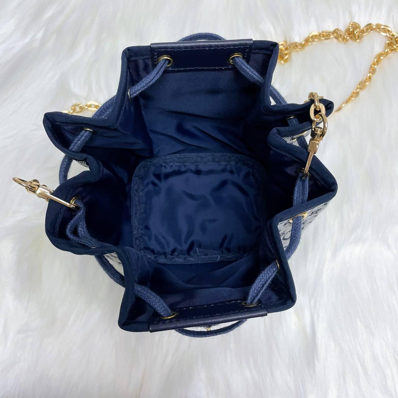 【 In - Stock 】Celine C Macadam Blason 海軍藍帆布抽繩迷你包 - Cnjpkitchen ❤️ 🇯🇵日本廚具 家居生活雜貨店