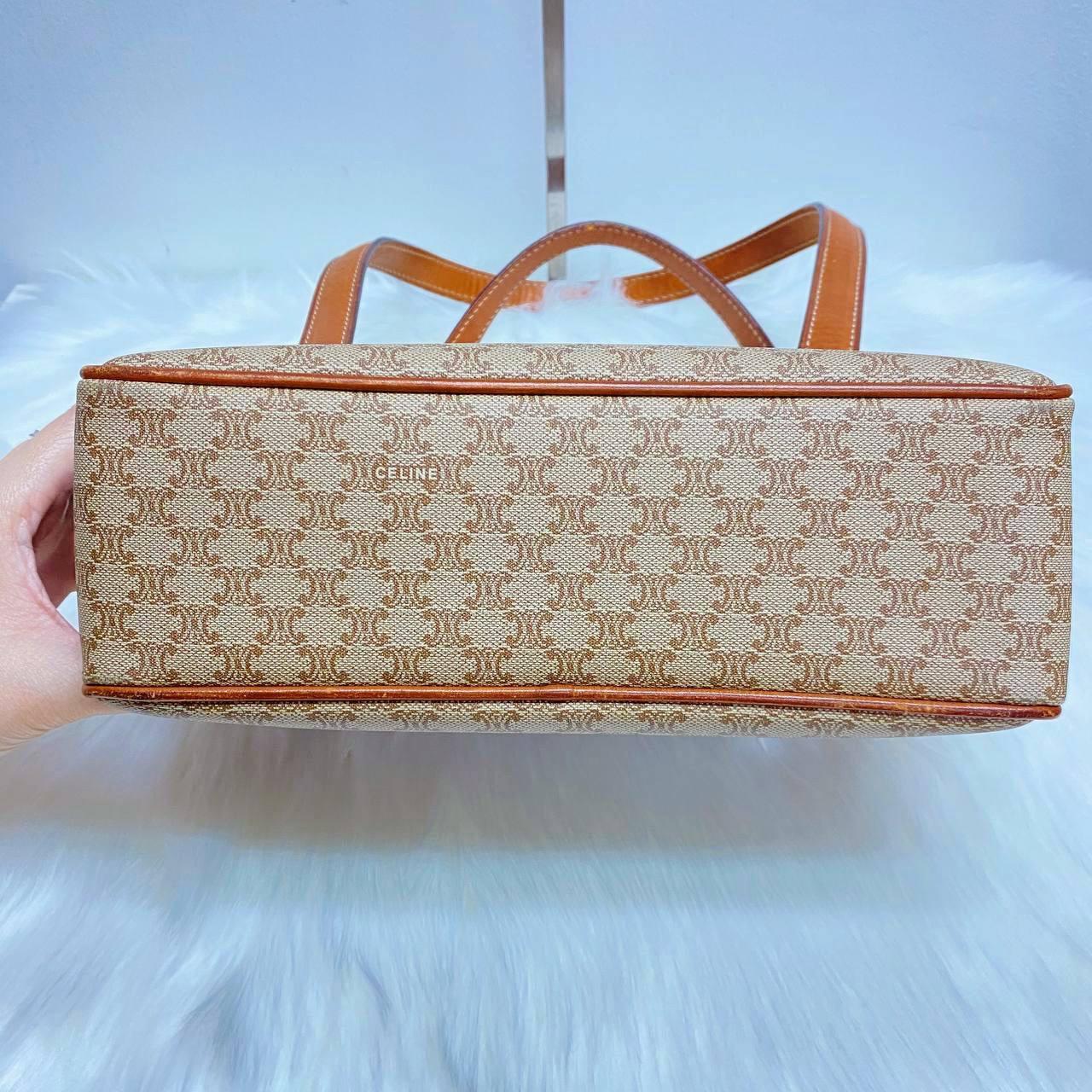 【 In - Stock 】Celine Macadam 復古淺色碎石紋老花手拿包 - Cnjpkitchen ❤️ 🇯🇵日本廚具 家居生活雜貨店