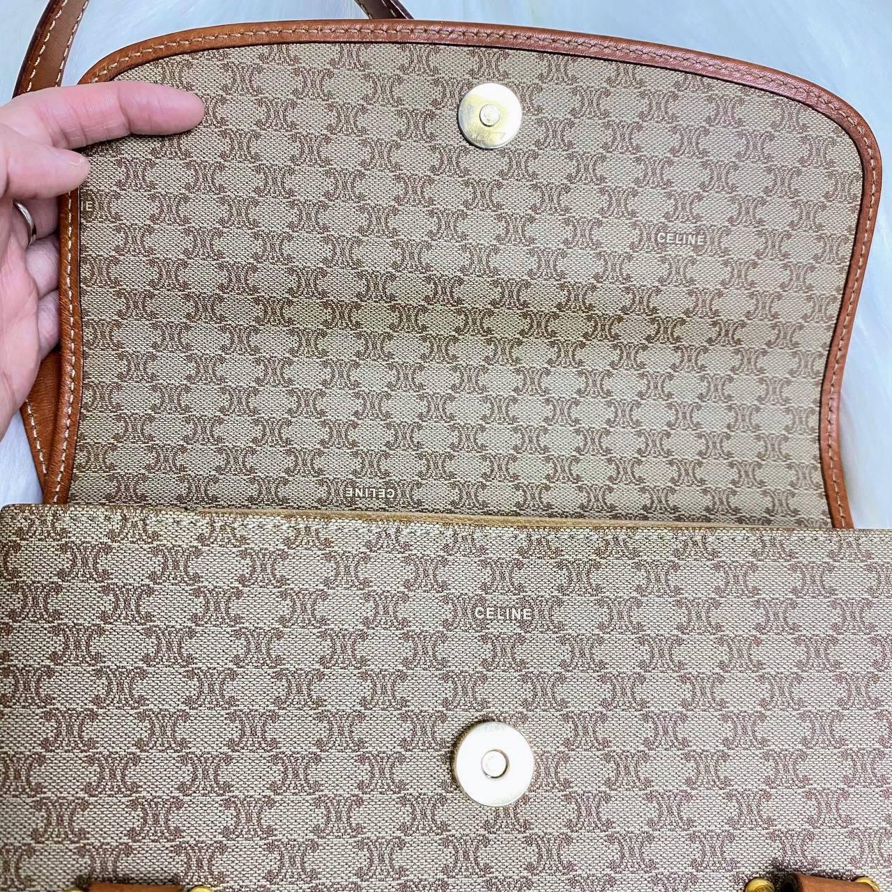 【 In - Stock 】Celine Macadam 復古淺色碎石紋老花手拿包 - Cnjpkitchen ❤️ 🇯🇵日本廚具 家居生活雜貨店