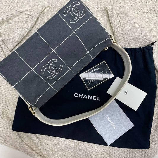 【 In - Stock 】Chanel 香奈兒 朱古力格帆布手提包 - Cnjpkitchen ❤️ 🇯🇵日本廚具 家居生活雜貨店