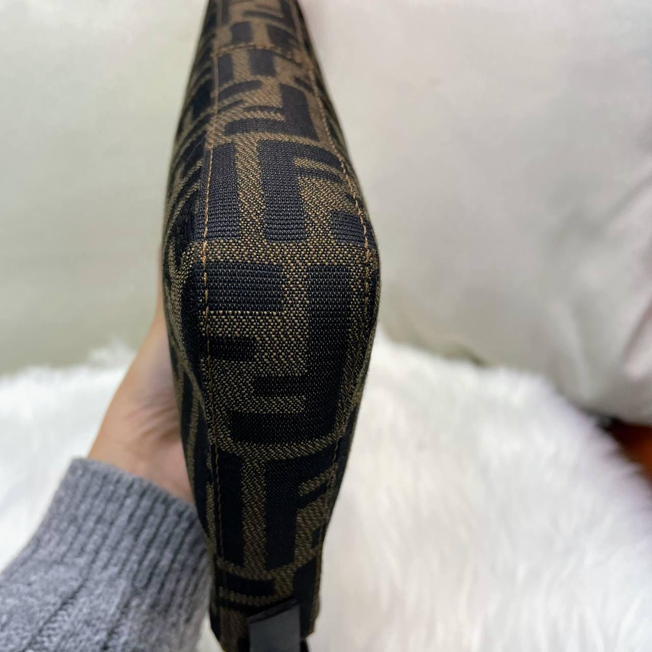 【 In - Stock 】Fendi Zucca 圖案棕茶色單肩手拿帆布包 - Cnjpkitchen ❤️ 🇯🇵日本廚具 家居生活雜貨店