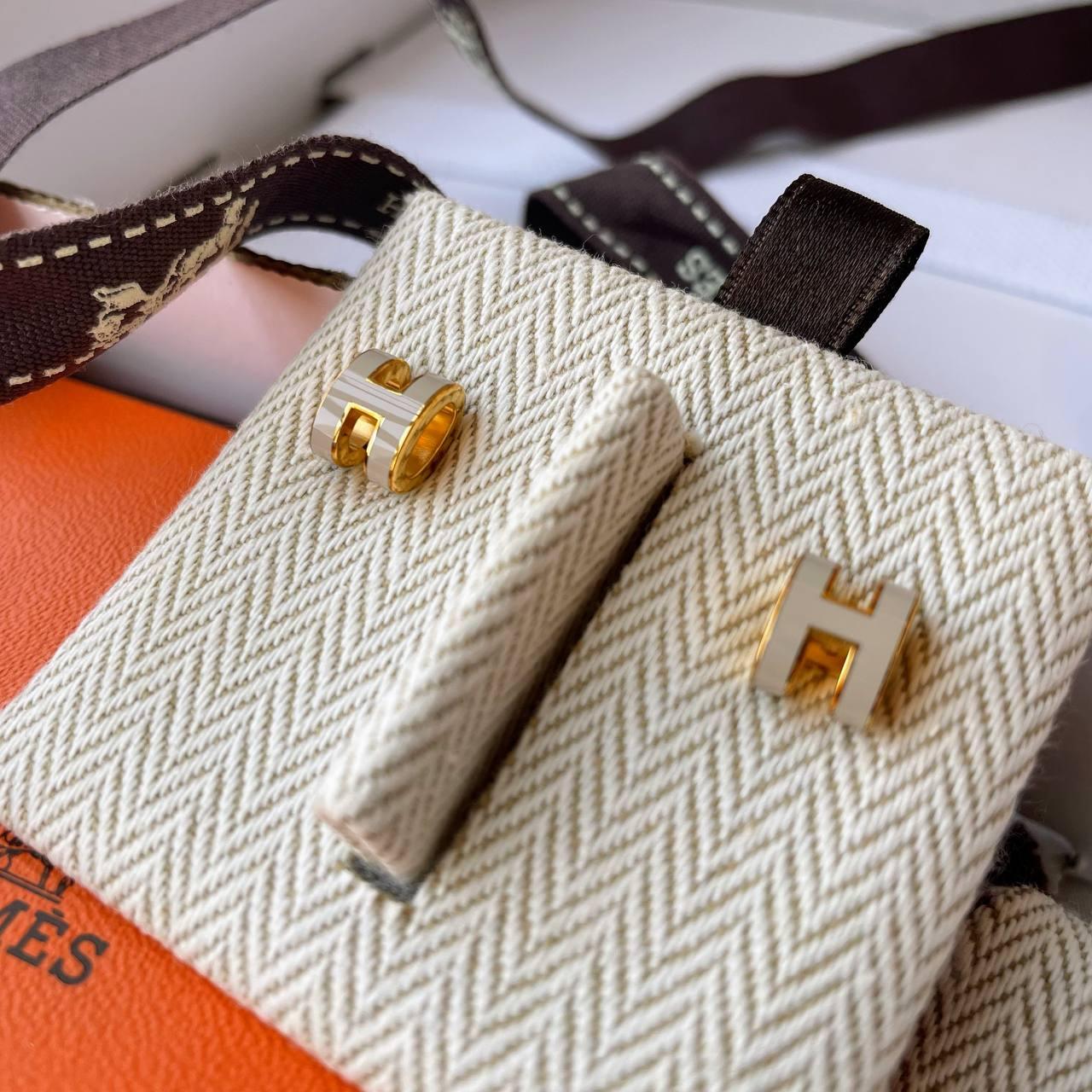 【 In - Stock 】Hermes Mini Pop H Earrings 奶茶色x金 耳環 - Cnjpkitchen ❤️ 🇯🇵日本廚具 家居生活雜貨店