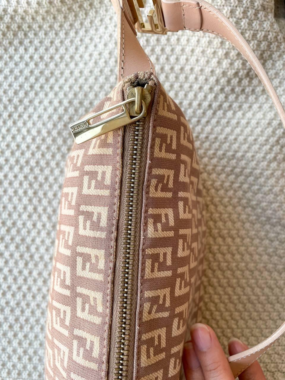 【 In - Stock 】Pink Fendi Shoulder Bag - Cnjpkitchen ❤️ 🇯🇵日本廚具 家居生活雜貨店