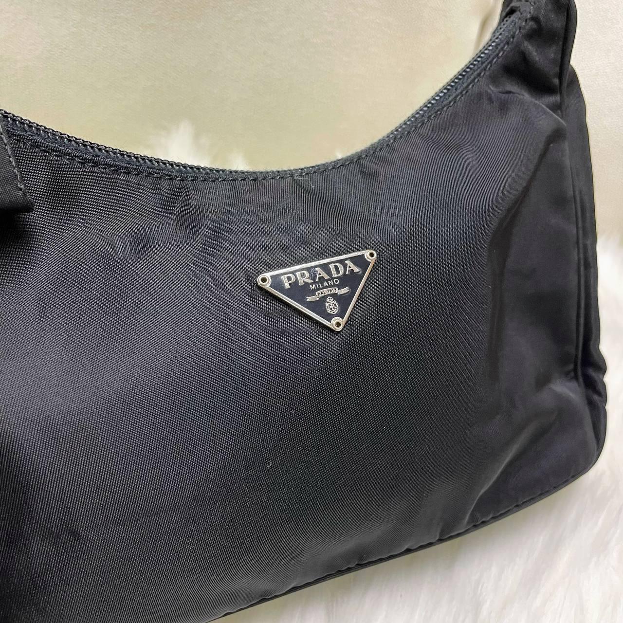 【 In - Stock 】Prada 經典 hobo 黑色尼龍迷你手拿包 - Cnjpkitchen ❤️ 🇯🇵日本廚具 家居生活雜貨店