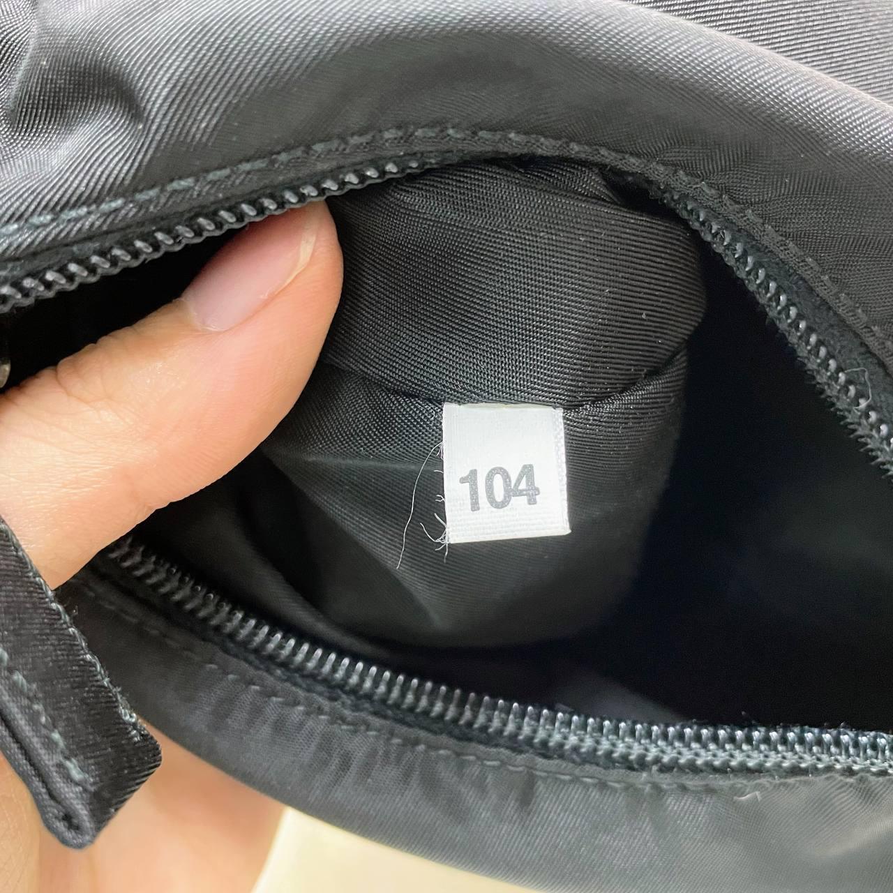 【 In - Stock 】Prada 經典 hobo 黑色尼龍迷你手拿包 - Cnjpkitchen ❤️ 🇯🇵日本廚具 家居生活雜貨店