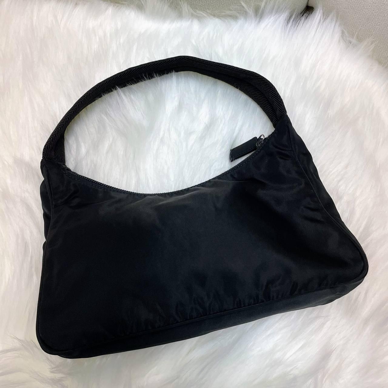 【 In - Stock 】Prada 經典 hobo 黑色尼龍迷你手拿包 - Cnjpkitchen ❤️ 🇯🇵日本廚具 家居生活雜貨店