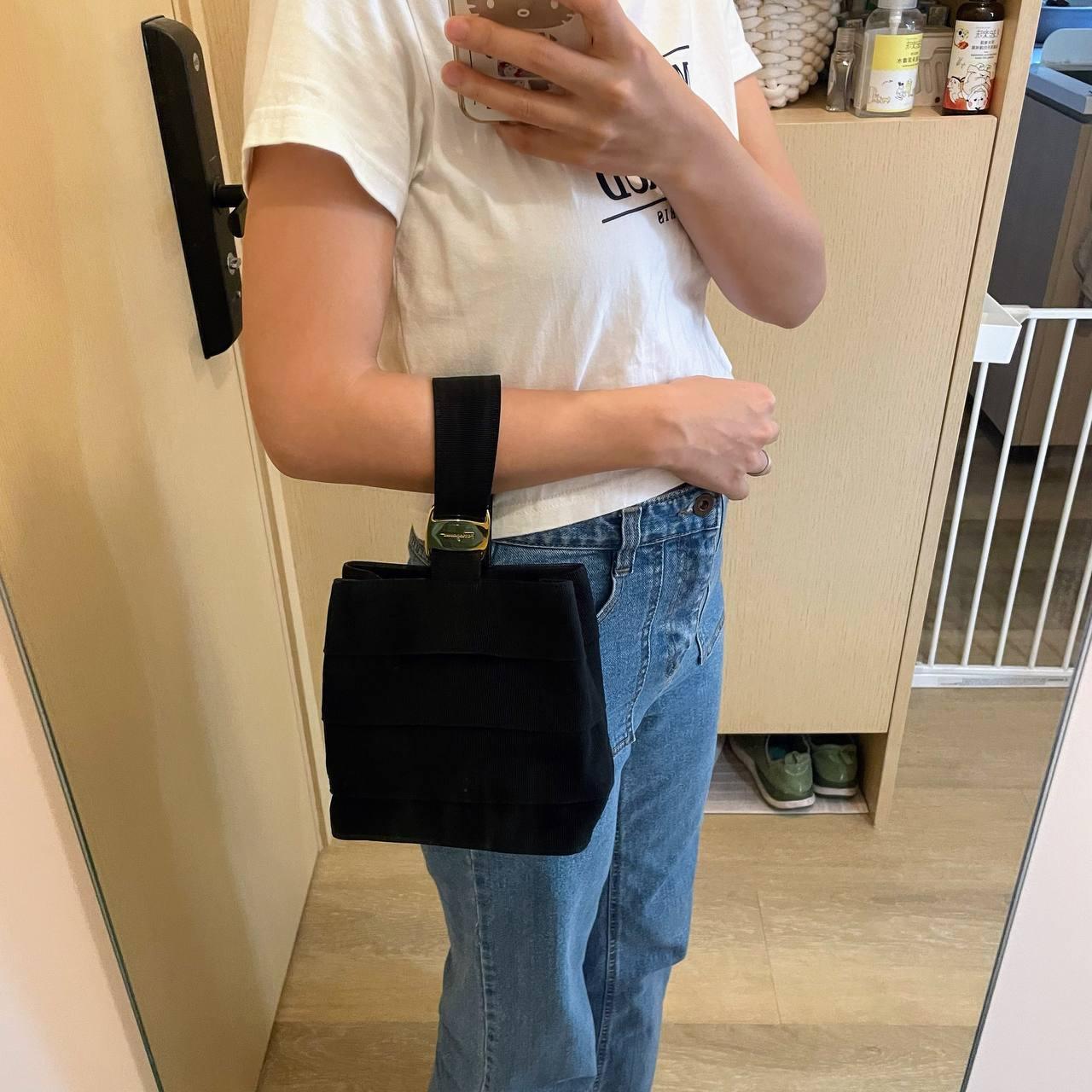 【 In - Stock 】Salvatore Ferragamo Vara 尼龍小牛皮迷你手提包 - Cnjpkitchen ❤️ 🇯🇵日本廚具 家居生活雜貨店