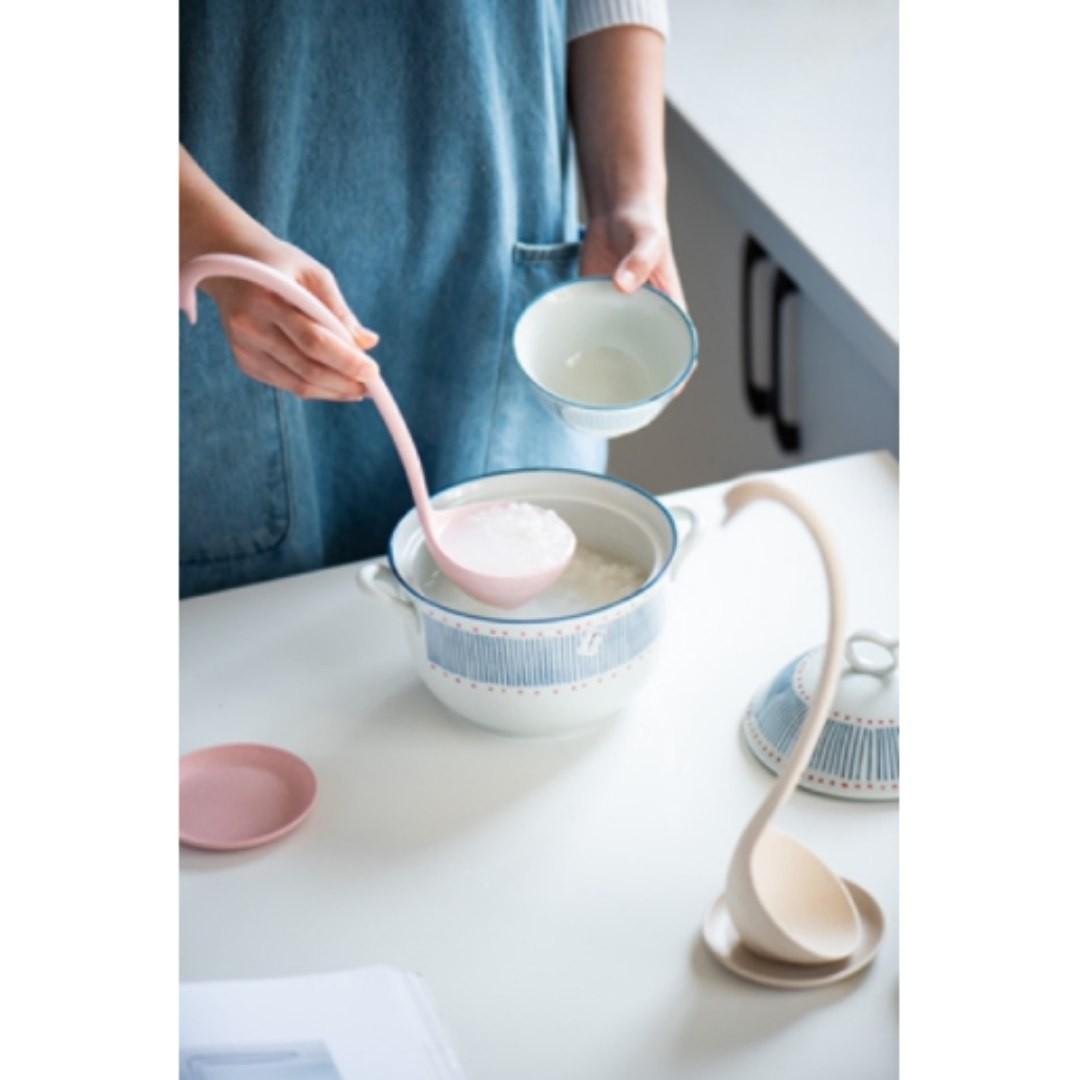 【預購】日本進口 ꜰʀᴀɴᴄꜰʀᴀɴᴄ 可站立 天鵝湯勺 (含底托盤) - Cnjpkitchen ❤️ 🇯🇵日本廚具 家居生活雜貨店
