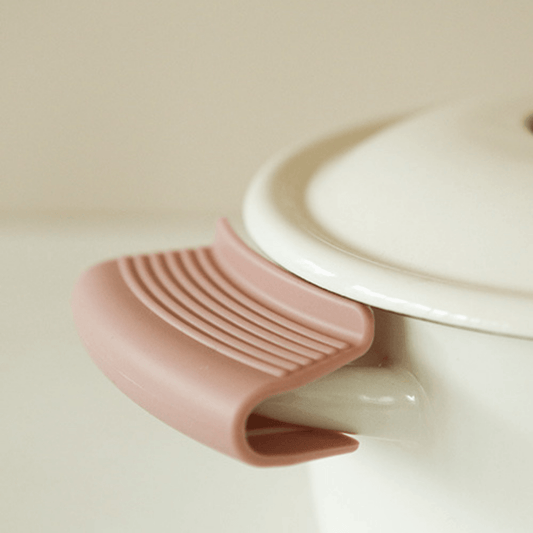 【預購】韓國製 Dailylike 鍋把手防燙矽膠雙耳隔熱套(2入) - Cnjpkitchen ❤️ 🇯🇵日本廚具 家居生活雜貨店