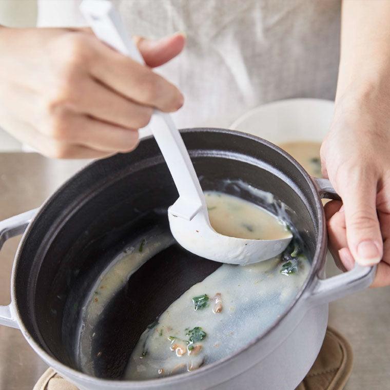 【預購】日本進口 Yamazaki 山崎實業 不傷鍋粘鍋矽膠湯勺 (帶刻度) - Cnjpkitchen ❤️ 🇯🇵日本廚具 家居生活雜貨店