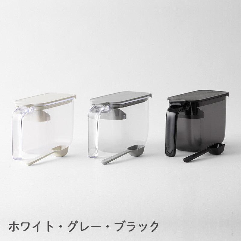 【預購】日本進口 MARNA 按鍵式帶勺調味料鹽糖盒 (2入) - Cnjpkitchen ❤️ 🇯🇵日本廚具 家居生活雜貨店