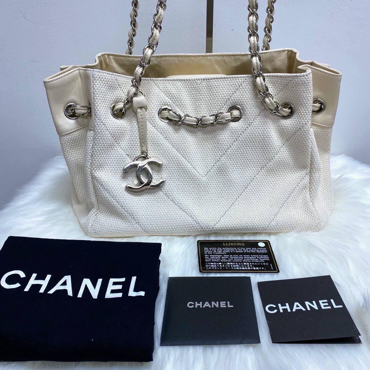 【 In - Stock 】Chanel 米白色帆布鏈帶單肩包 - Cnjpkitchen ❤️ 🇯🇵日本廚具 家居生活雜貨店