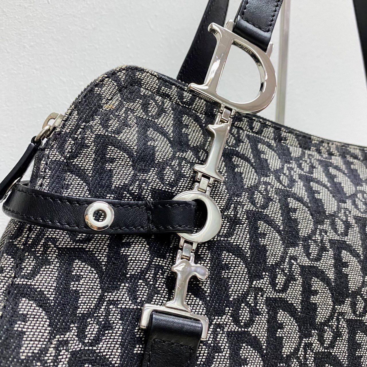 【 In - Stock 】Dior Trotter 花紋銀色Logo皮革波士頓手拿包 - Cnjpkitchen ❤️ 🇯🇵日本廚具 家居生活雜貨店