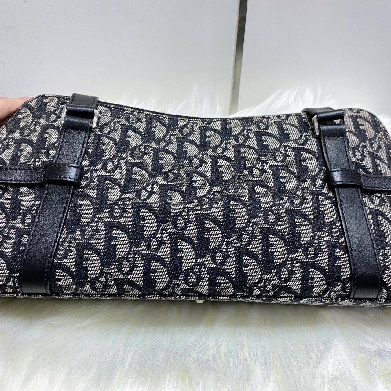 【 In - Stock 】Dior Trotter 花紋銀色Logo皮革波士頓手拿包 - Cnjpkitchen ❤️ 🇯🇵日本廚具 家居生活雜貨店