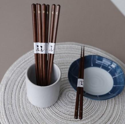 【現貨】北歐風 燙金字母實木筷子 - Cnjpkitchen ❤️ 🇯🇵日本廚具 家居生活雜貨店