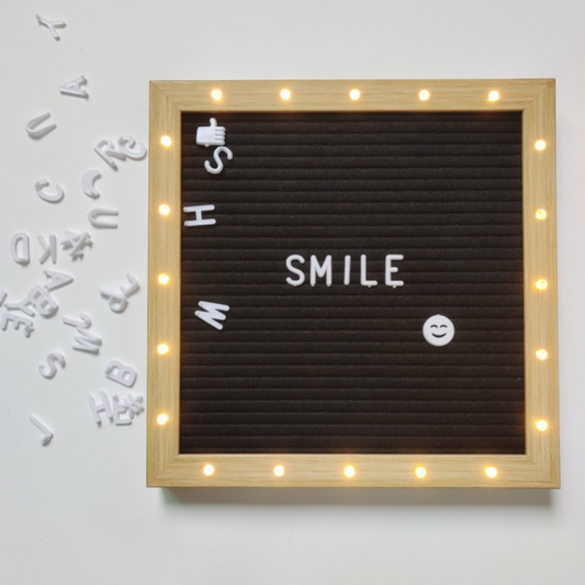 【預購】北歐風 DIY毛氈LED燈字母板  (含支架及450個字母)