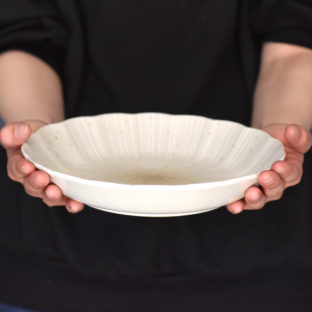 【預購】日本製 Rinka Nunome  復古花瓣美濃燒深餐盤 (22.1cm)