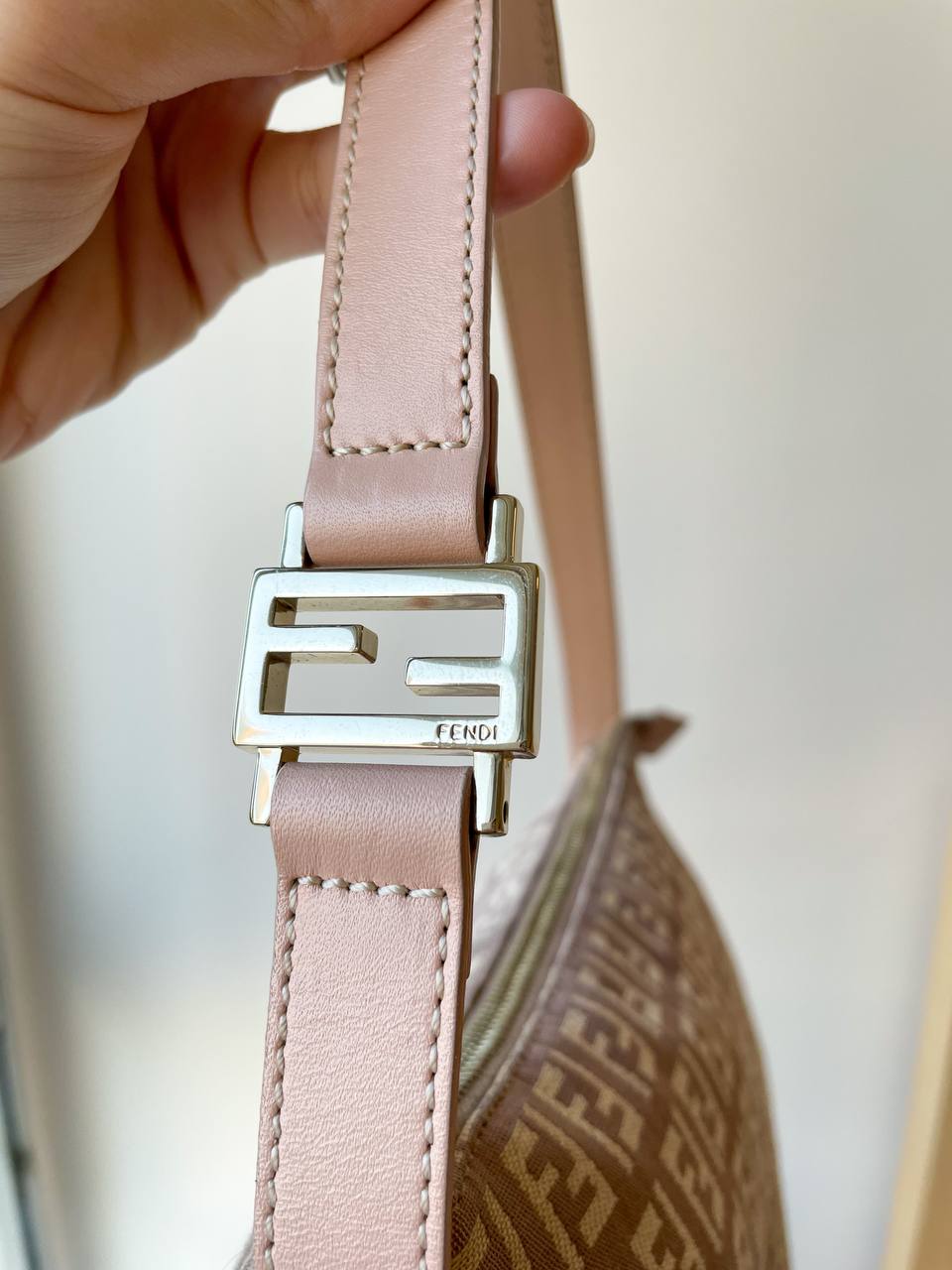 【 In-Stock 】Pink Fendi Shoulder Bag