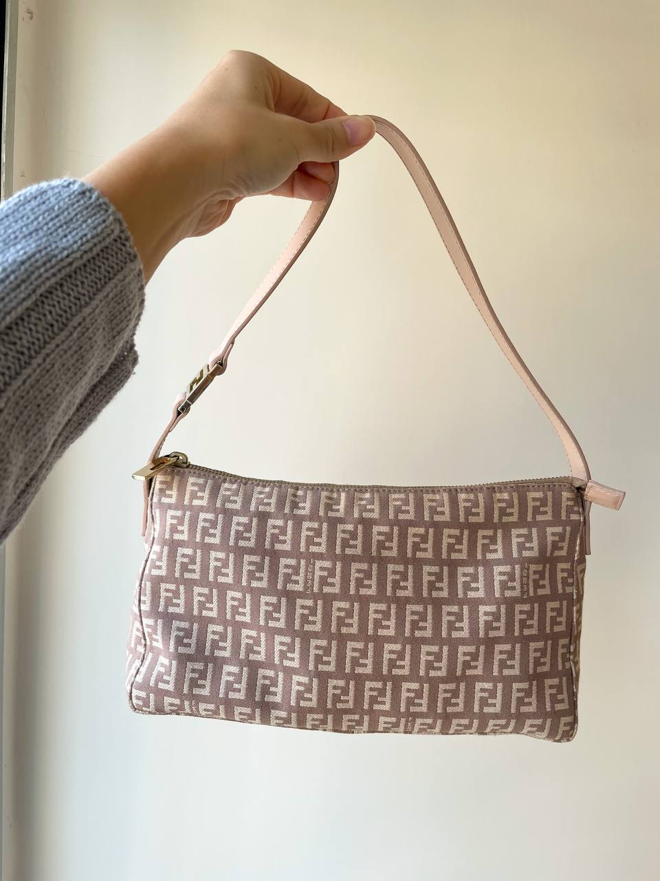【 In-Stock 】Pink Fendi Shoulder Bag