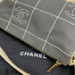 【 In-Stock 】Chanel 香奈兒 朱古力格帆布手提包