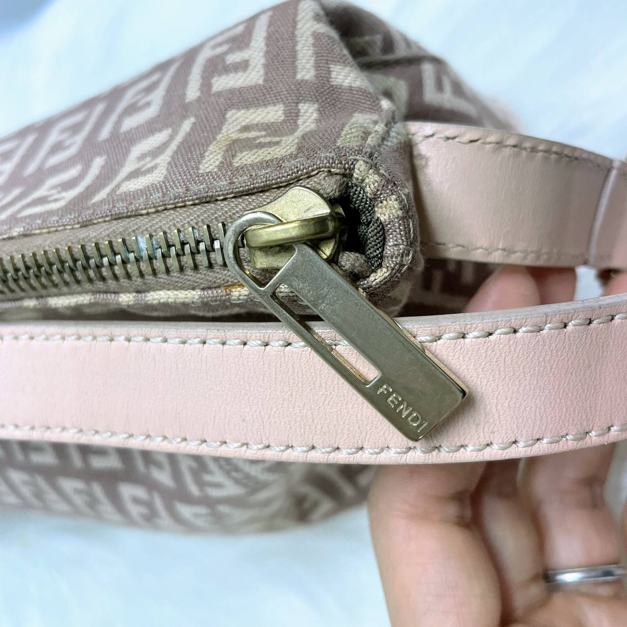 【 In-Stock 】Fendi Pink Shoulder Bag